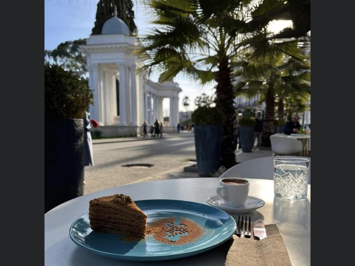 Гавань Hotel Sukhumi Exterior photo